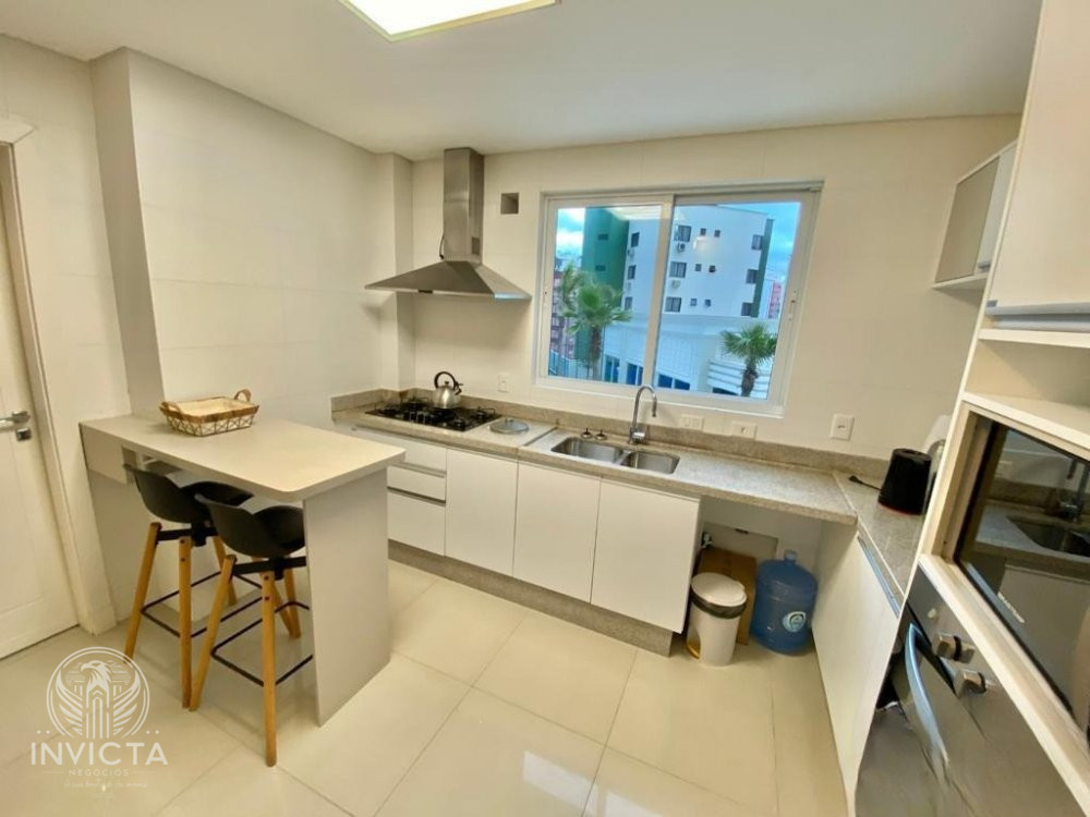 Apartamento à venda com 4 quartos, 150m² - Foto 7