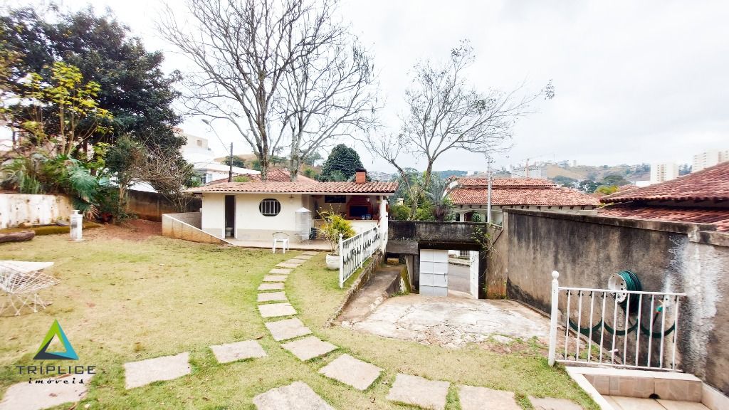 Casa à venda com 4 quartos, 250m² - Foto 11