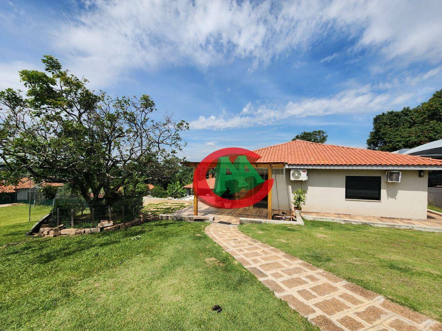 Chácara à venda com 3 quartos, 186m² - Foto 2