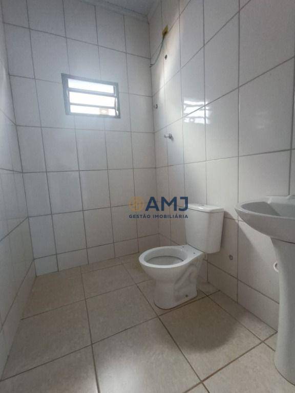 Casa para alugar com 2 quartos, 64m² - Foto 10