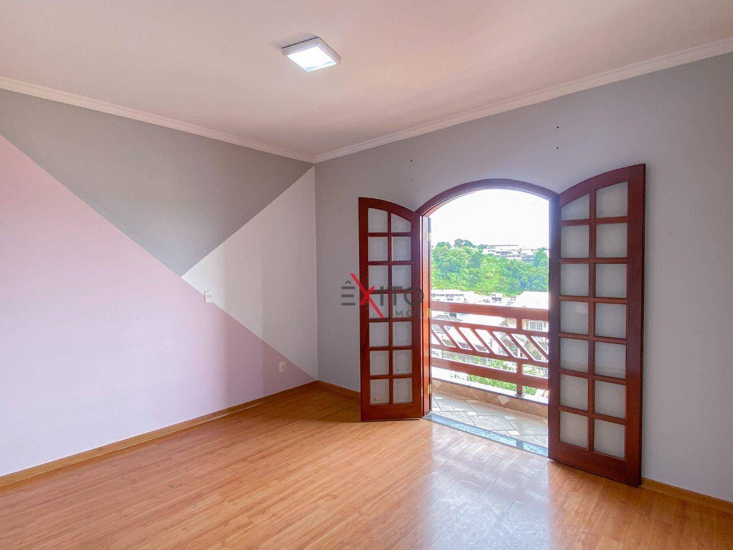 Casa à venda com 3 quartos, 186m² - Foto 18