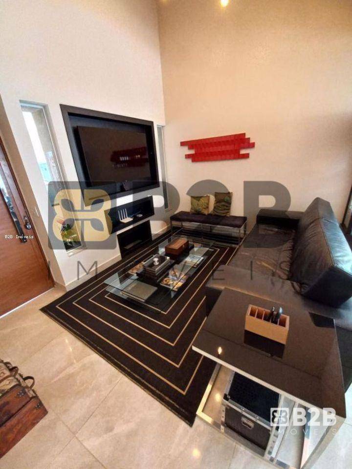 Casa à venda com 3 quartos, 150m² - Foto 2