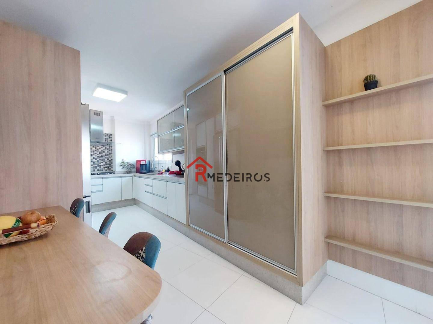 Apartamento à venda com 4 quartos, 213m² - Foto 18