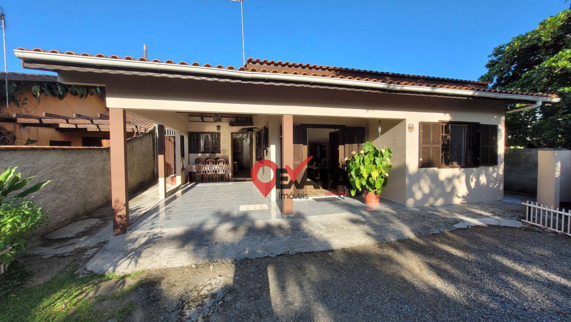 Casa à venda com 3 quartos, 150m² - Foto 1