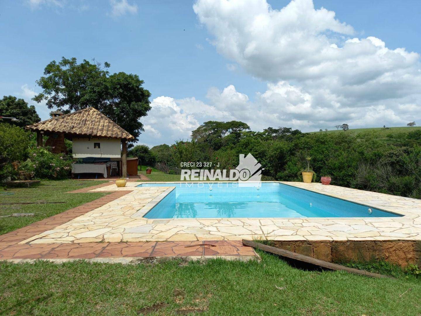 Casa de Condomínio à venda com 3 quartos, 232m² - Foto 2