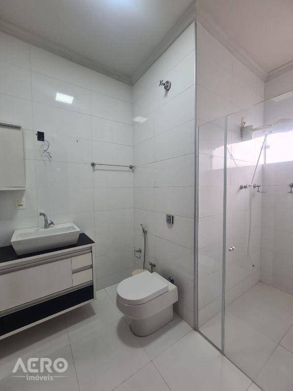 Casa de Condomínio à venda com 3 quartos, 298m² - Foto 6