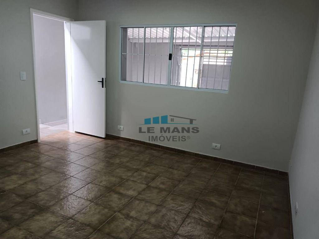 Casa para alugar com 2 quartos, 90m² - Foto 20