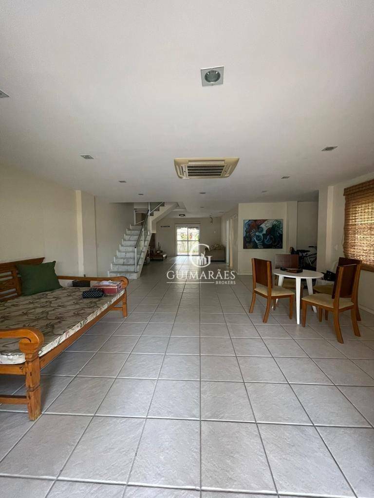 Casa de Condomínio à venda com 4 quartos, 250m² - Foto 4