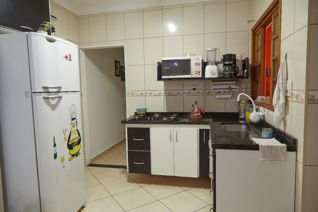 Casa à venda com 2 quartos, 180m² - Foto 23