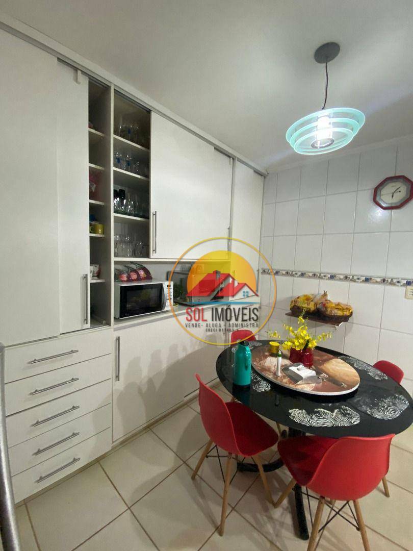 Casa à venda com 3 quartos, 490m² - Foto 2