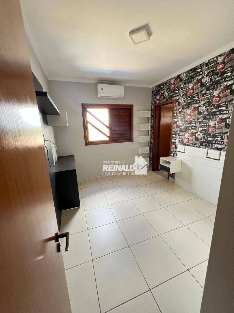 Casa de Condomínio para alugar com 4 quartos, 330m² - Foto 11