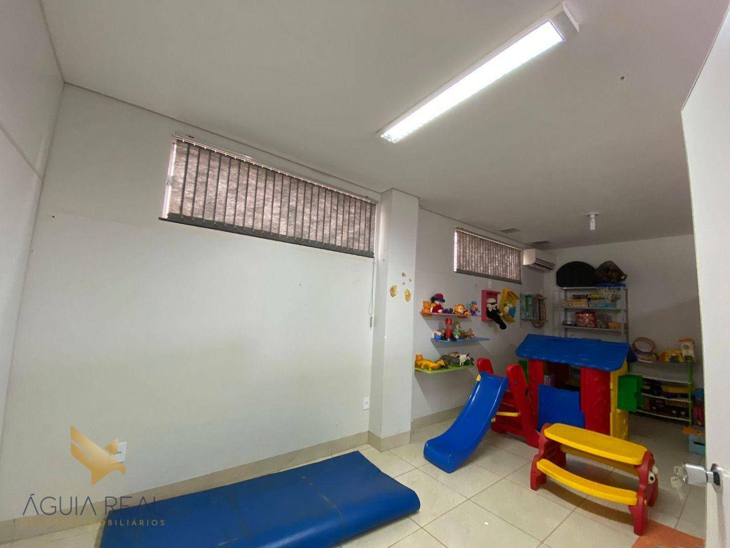 Sobrado à venda com 3 quartos, 252m² - Foto 9