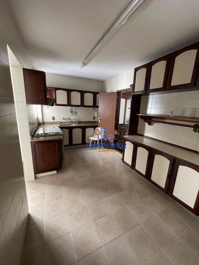 Apartamento para alugar com 3 quartos, 190m² - Foto 16