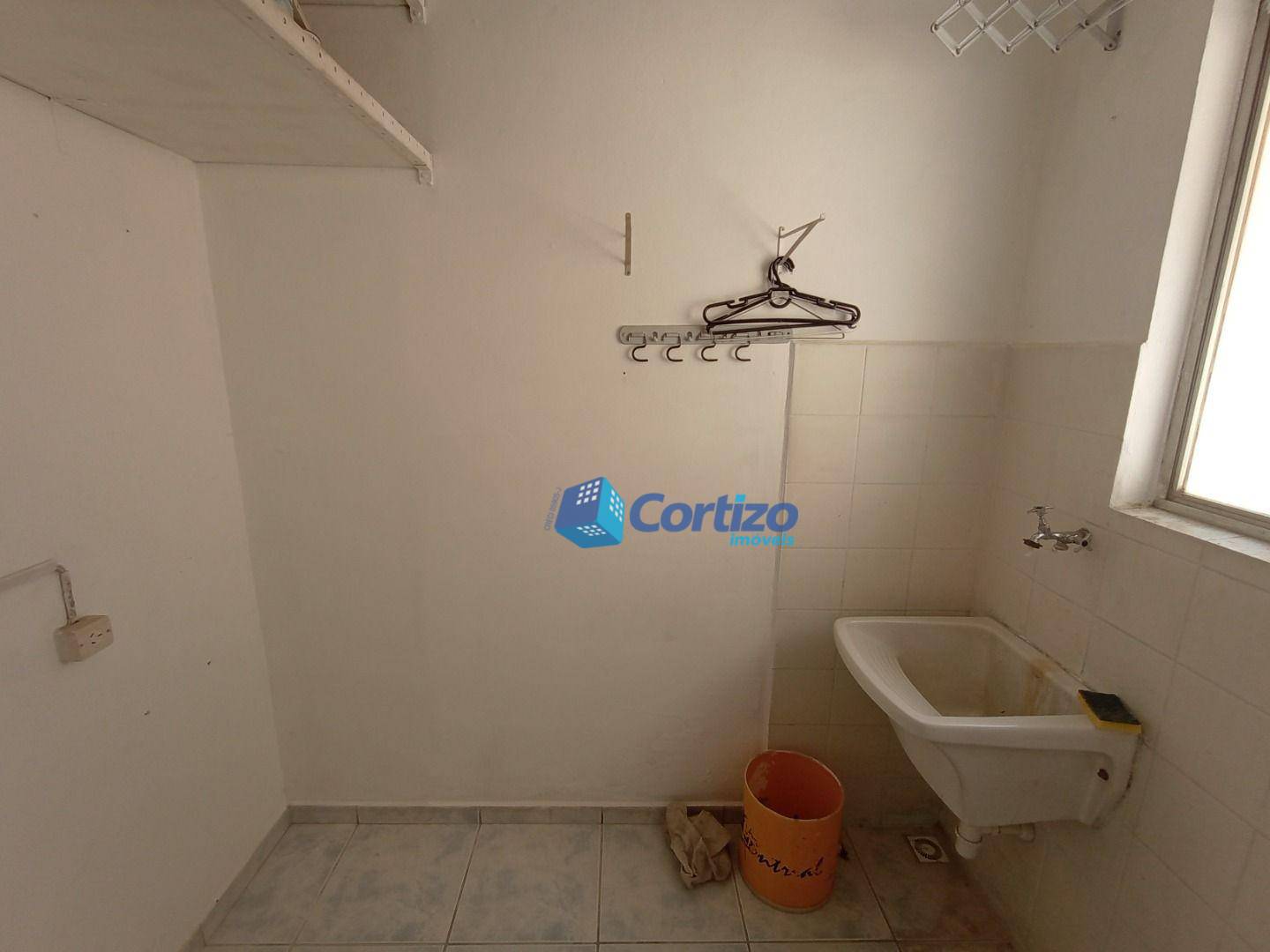 Apartamento para alugar com 2 quartos, 65m² - Foto 8