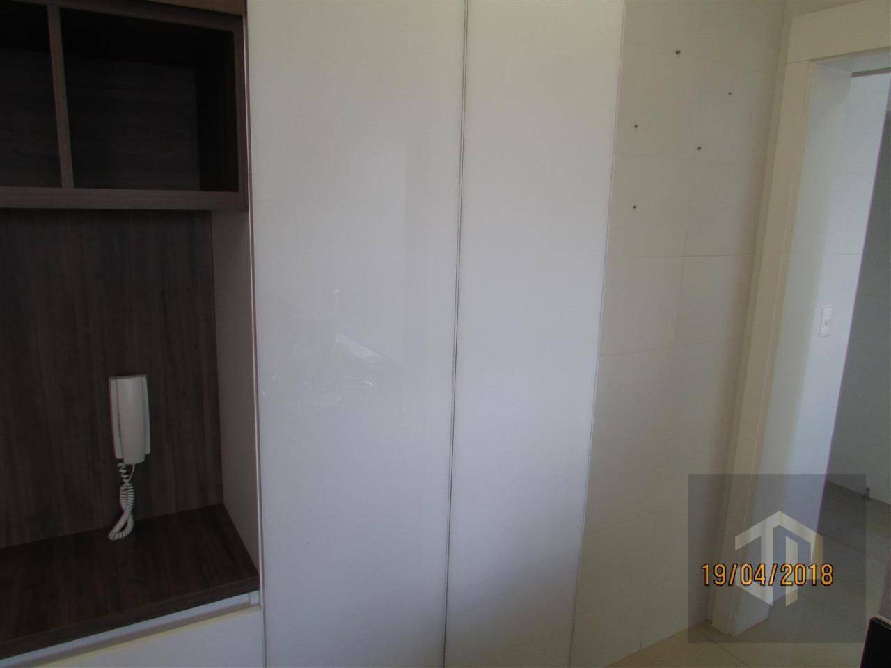 Apartamento à venda com 3 quartos, 133m² - Foto 11