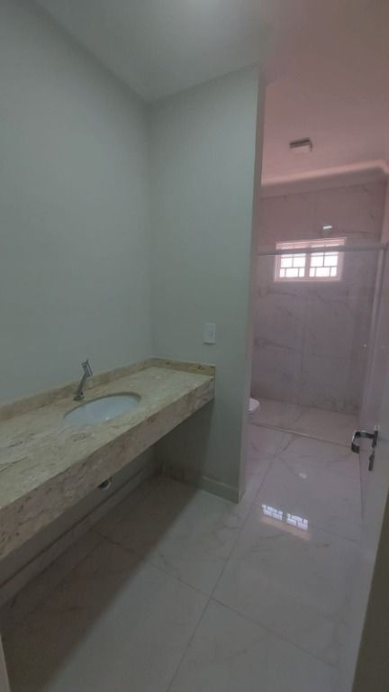 Casa à venda com 3 quartos, 200m² - Foto 12