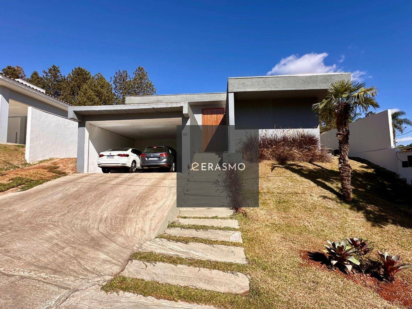 Casa de Condomínio à venda e aluguel com 4 quartos, 300m² - Foto 1