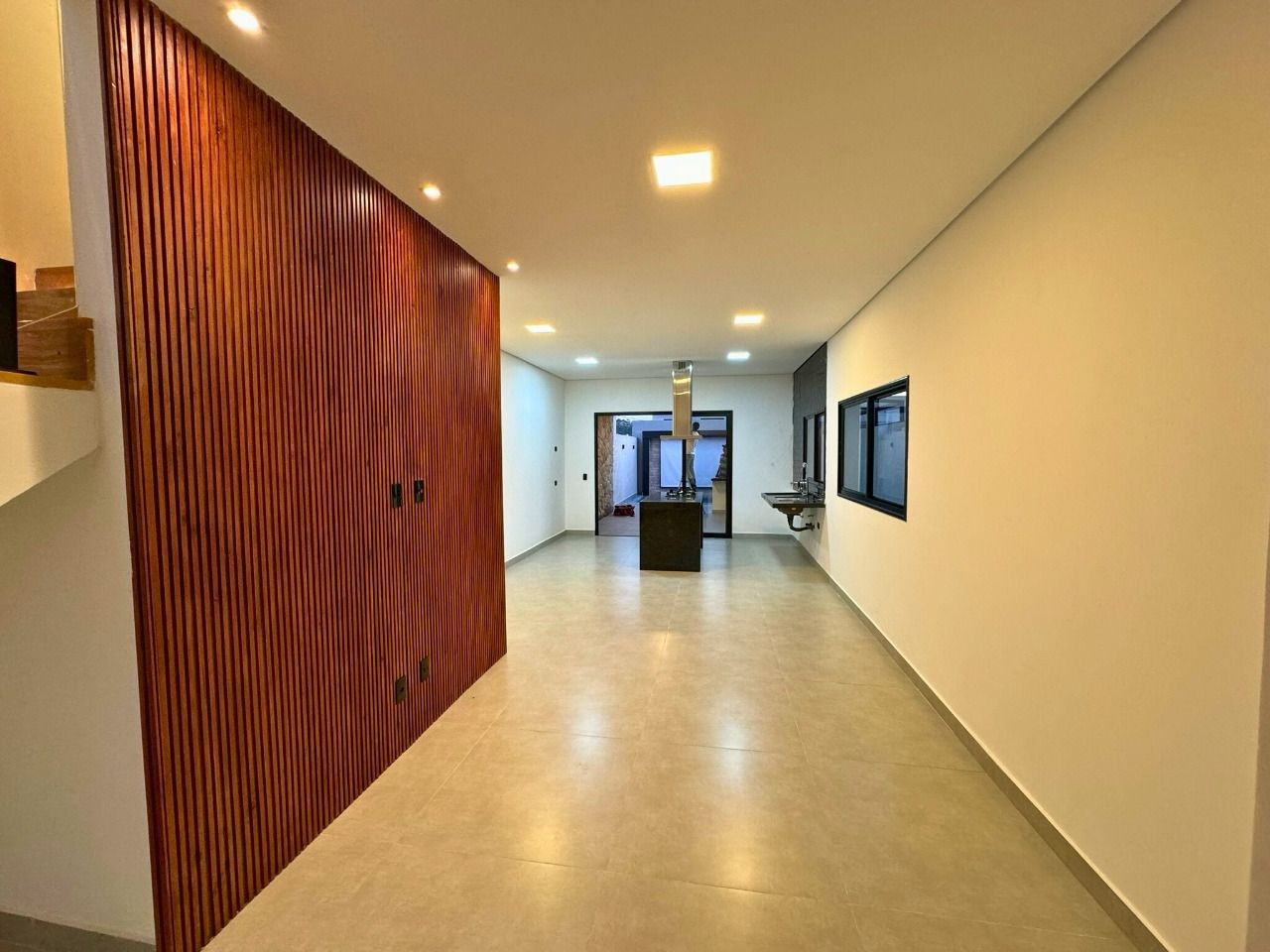 Casa à venda com 3 quartos, 151m² - Foto 1