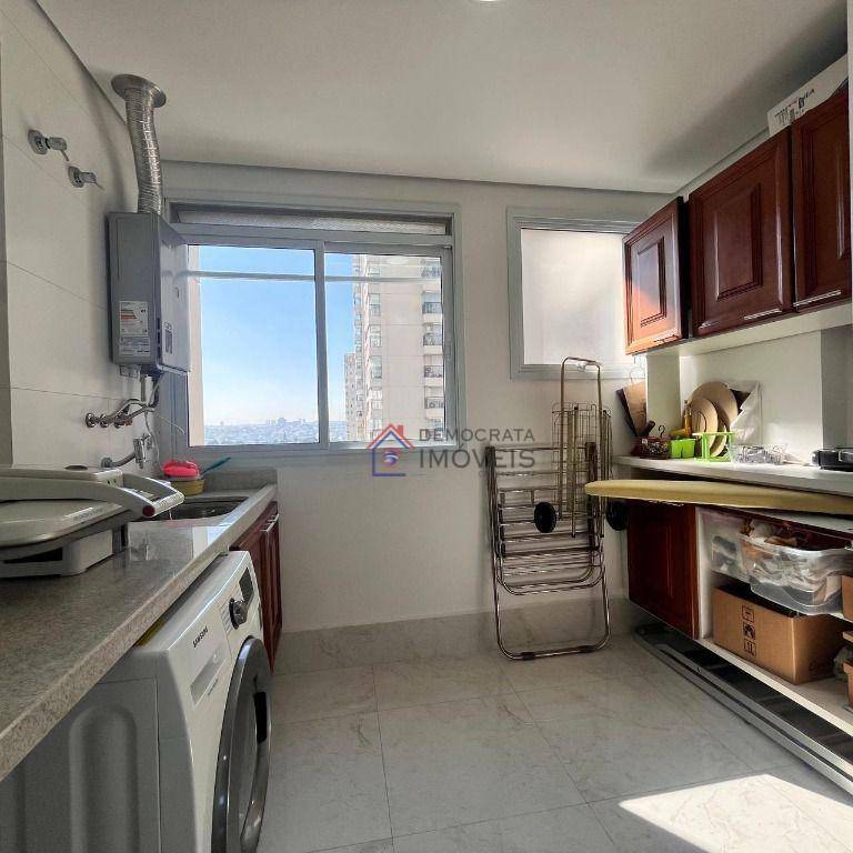 Apartamento à venda com 3 quartos, 180m² - Foto 15