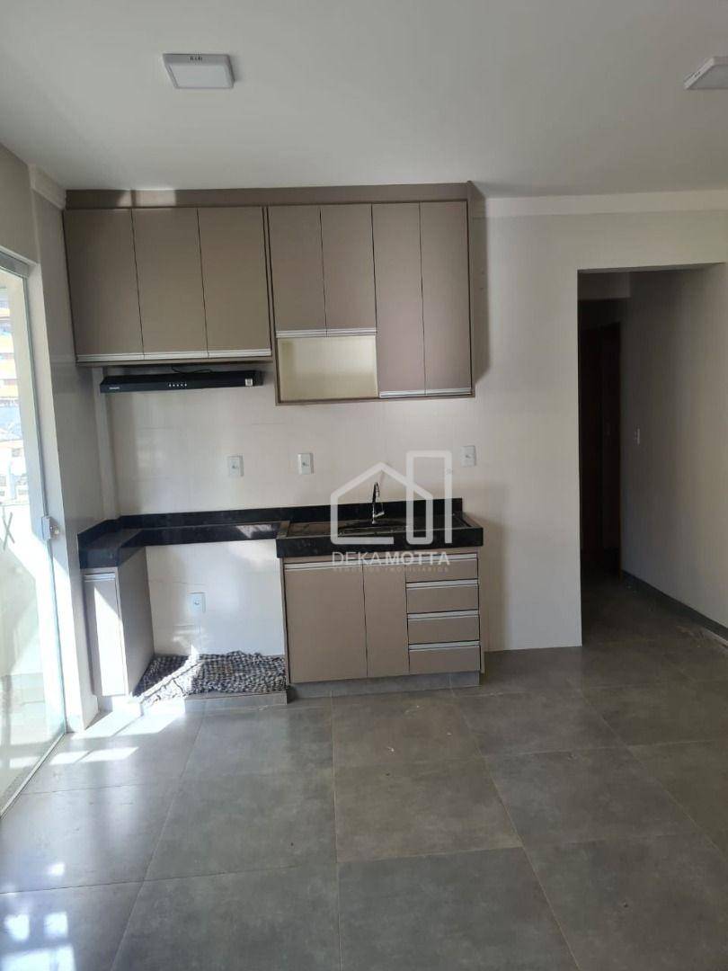 Apartamento à venda com 2 quartos, 64m² - Foto 1