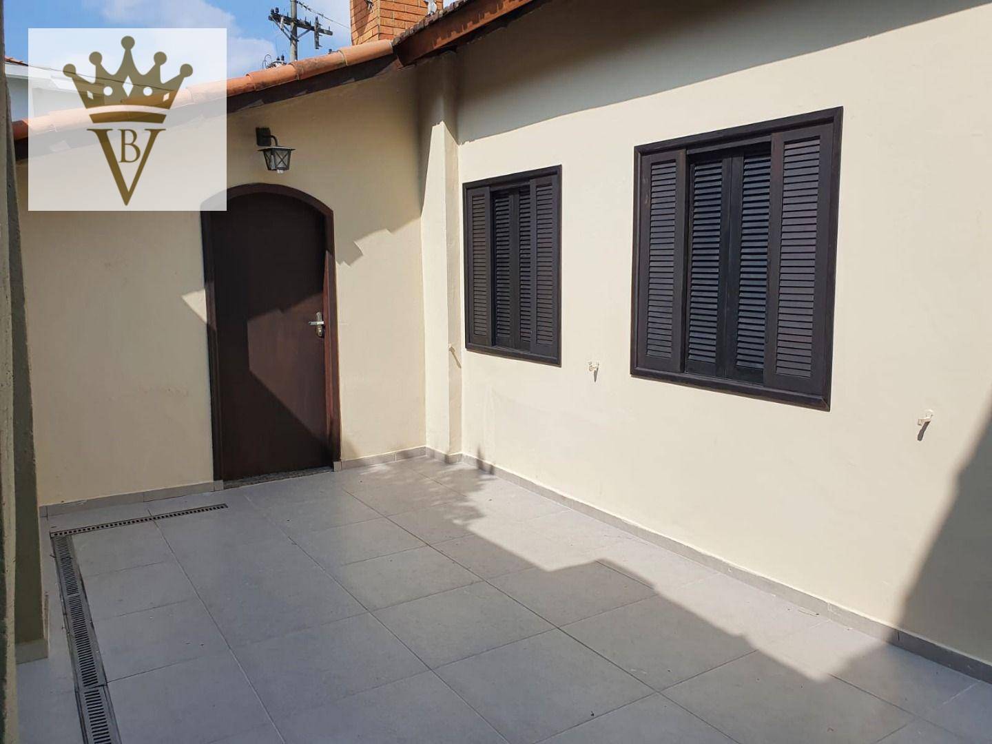 Casa para alugar com 2 quartos, 150m² - Foto 5