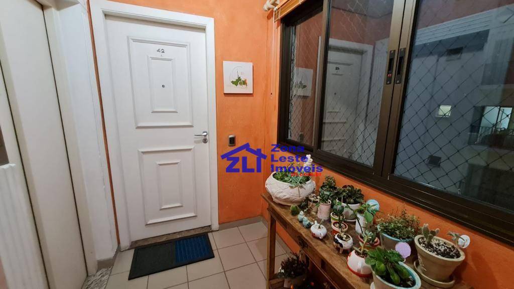 Apartamento à venda com 3 quartos, 87m² - Foto 2