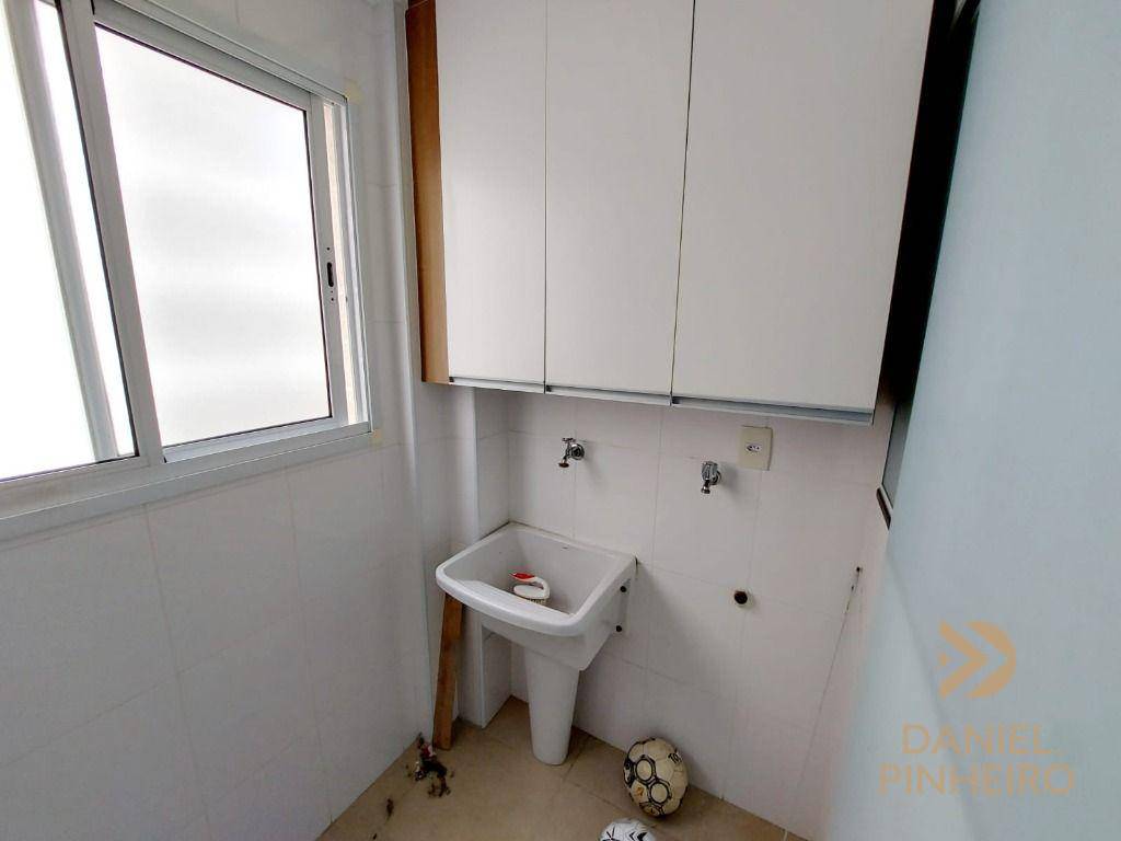 Apartamento à venda com 2 quartos, 75m² - Foto 8