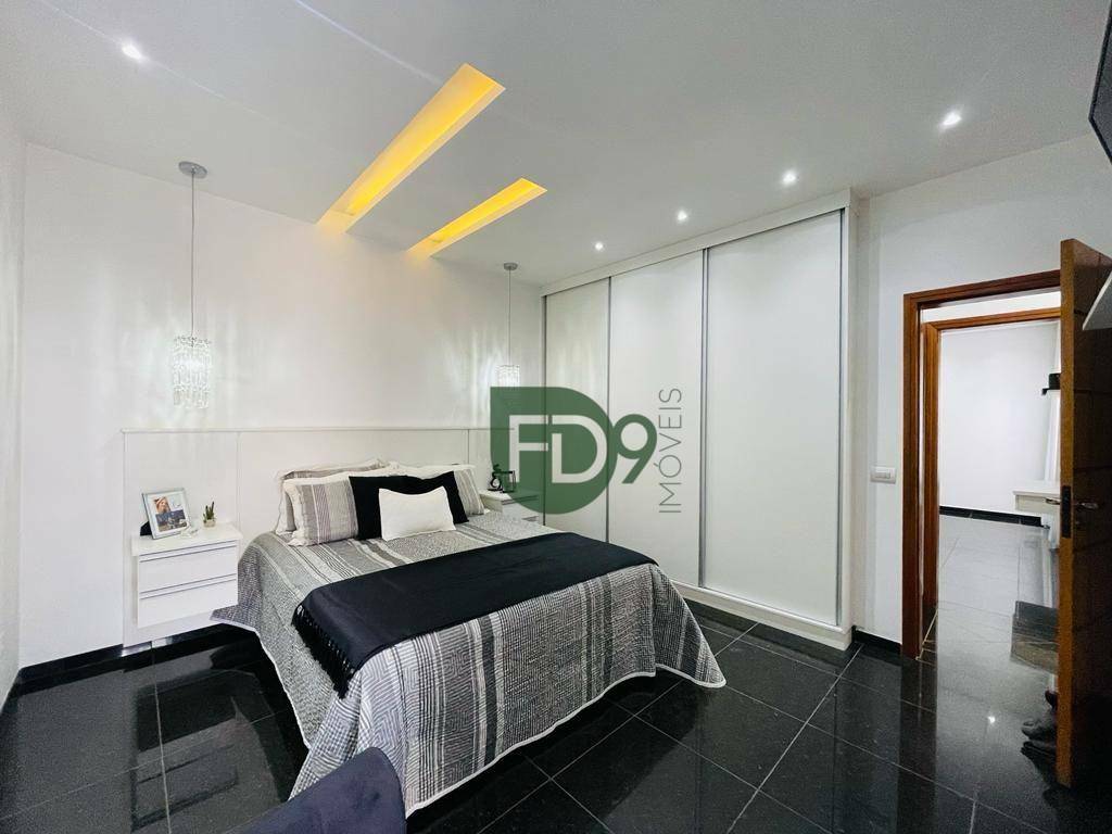 Casa à venda com 3 quartos, 231m² - Foto 15