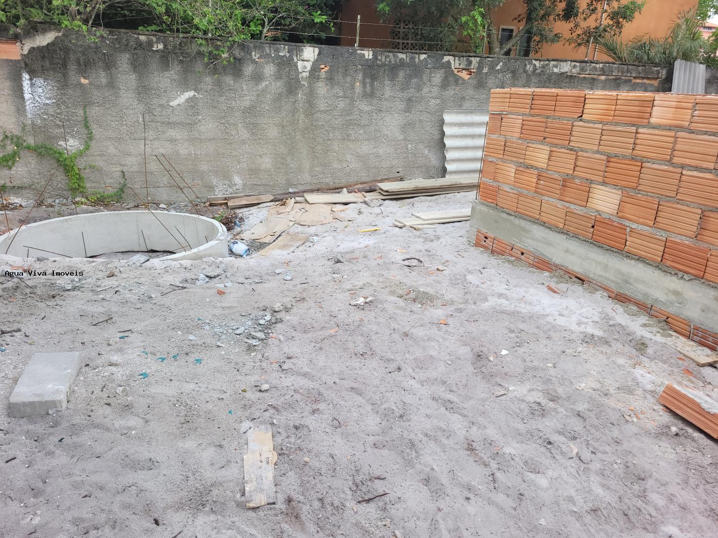 Casa à venda com 3 quartos, 200m² - Foto 12