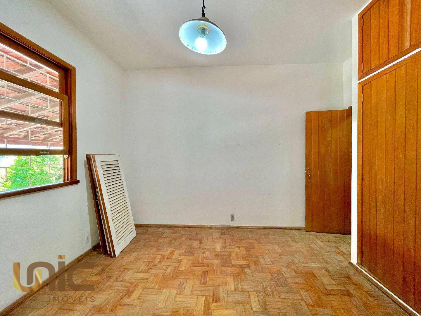 Casa à venda com 4 quartos, 300m² - Foto 10