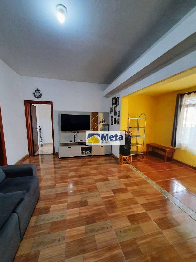 Casa à venda com 3 quartos, 206m² - Foto 2