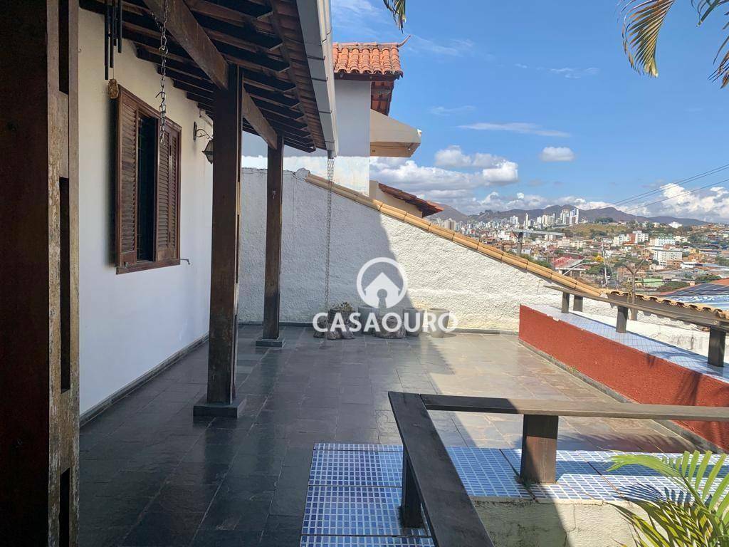 Casa à venda com 4 quartos, 251m² - Foto 31