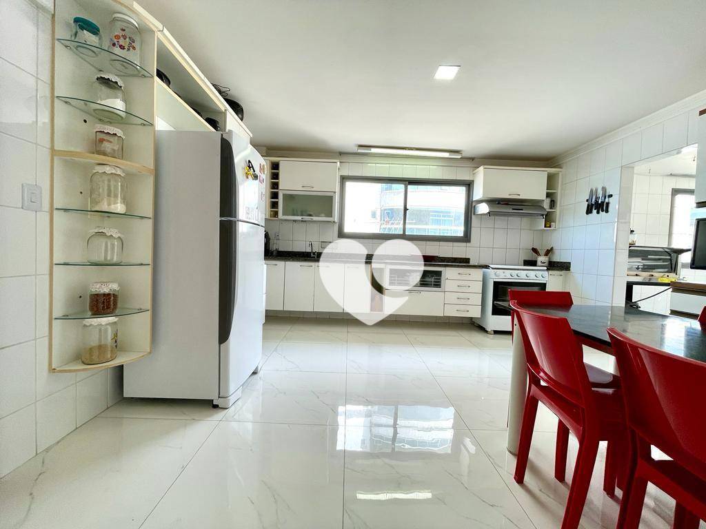 Apartamento à venda com 4 quartos, 209m² - Foto 22