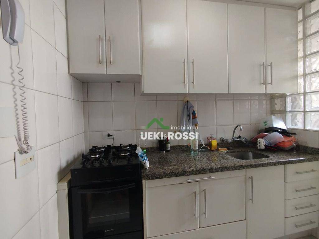 Apartamento à venda com 2 quartos, 65m² - Foto 2