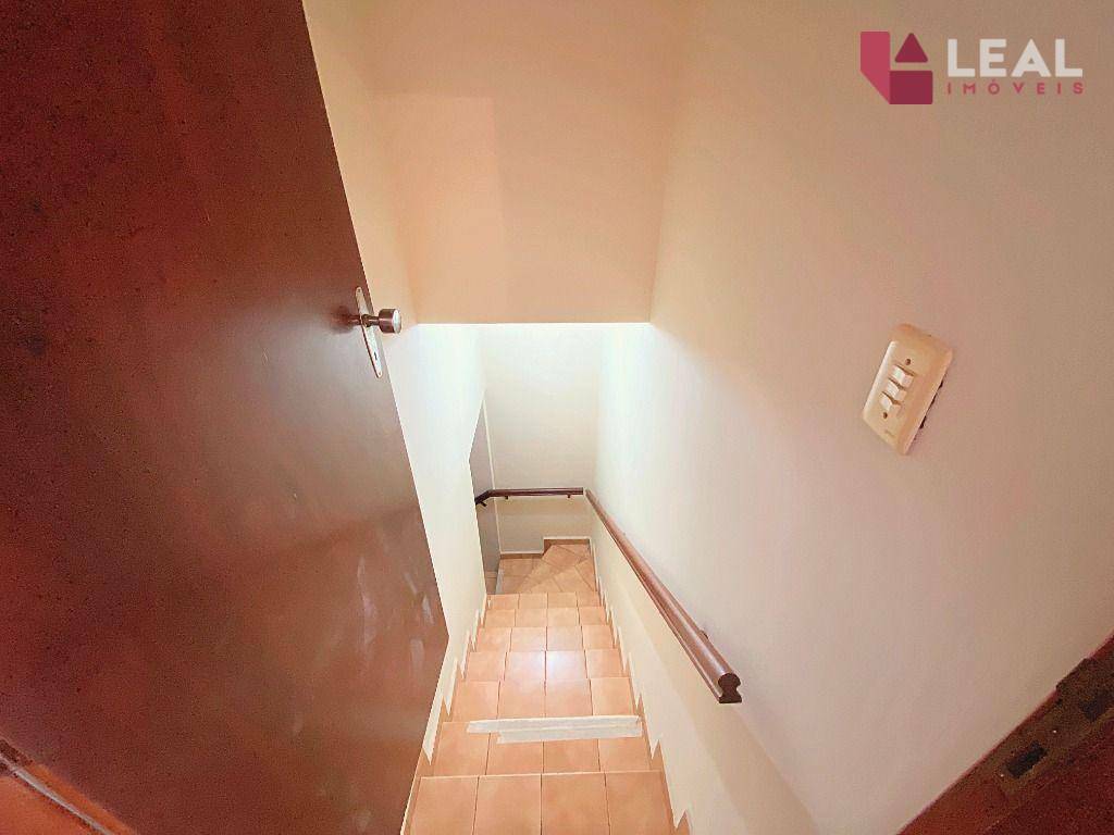 Casa à venda com 4 quartos, 240m² - Foto 26