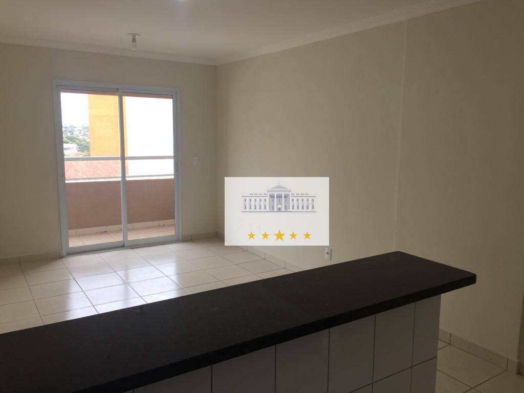 Apartamento à venda com 2 quartos, 75m² - Foto 2