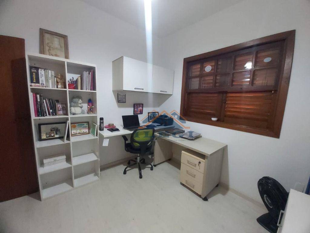 Casa de Condomínio à venda com 5 quartos, 350m² - Foto 32