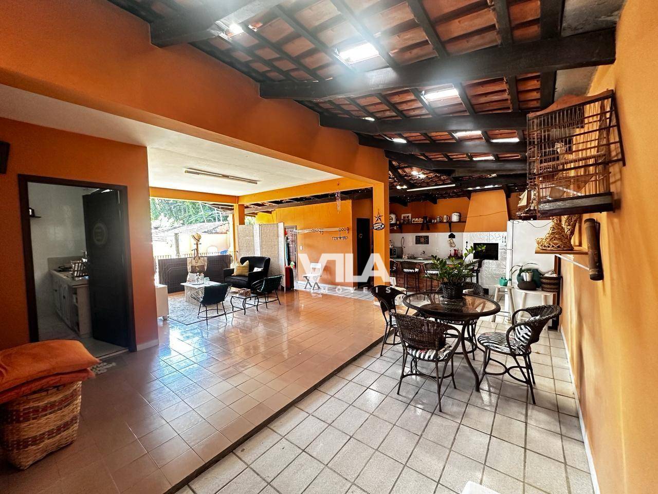 Casa à venda com 3 quartos, 229m² - Foto 8