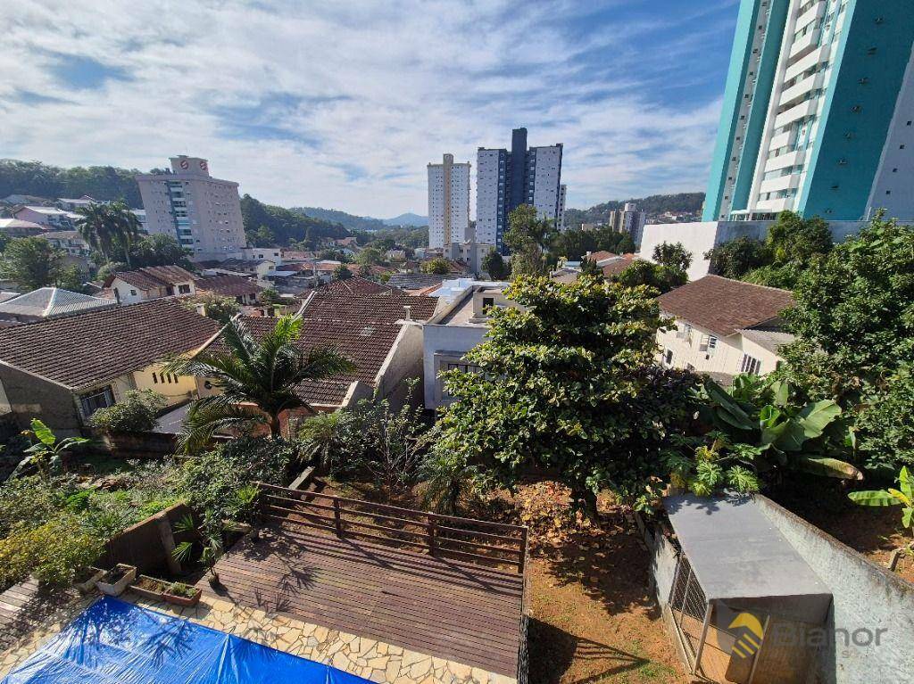 Casa à venda e aluguel com 3 quartos, 208m² - Foto 12