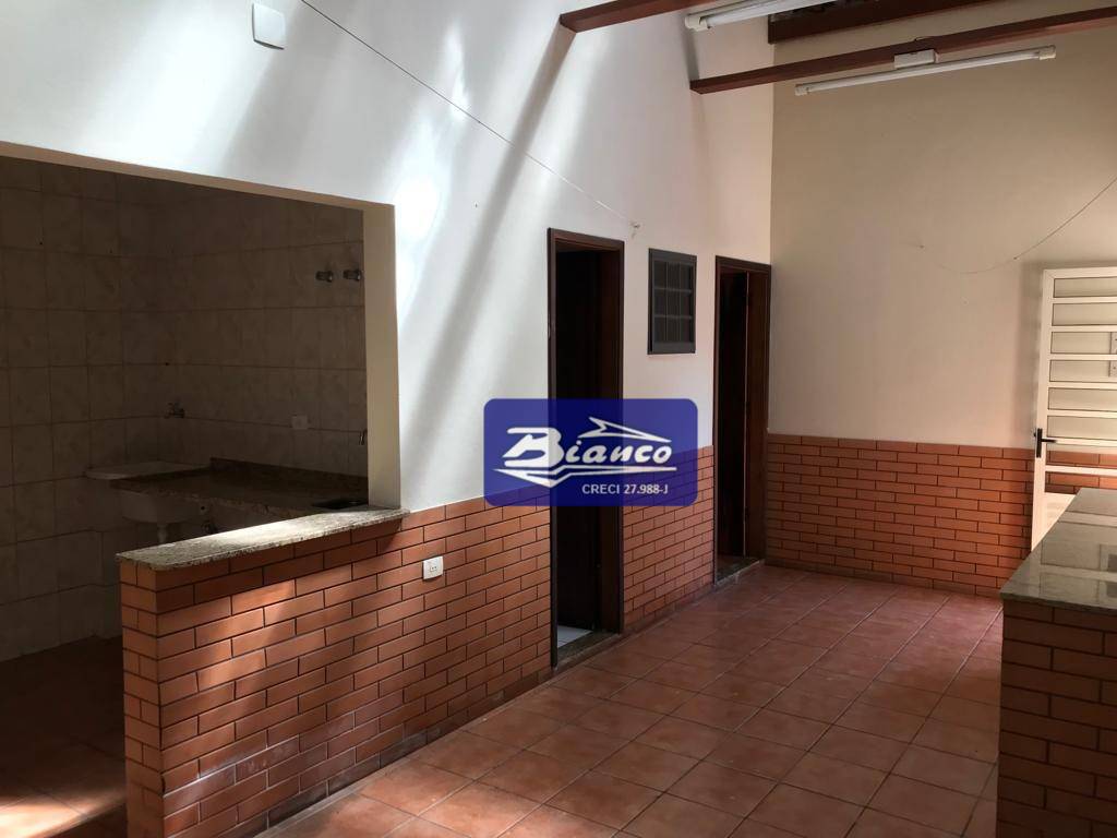 Casa à venda e aluguel com 2 quartos, 196m² - Foto 22