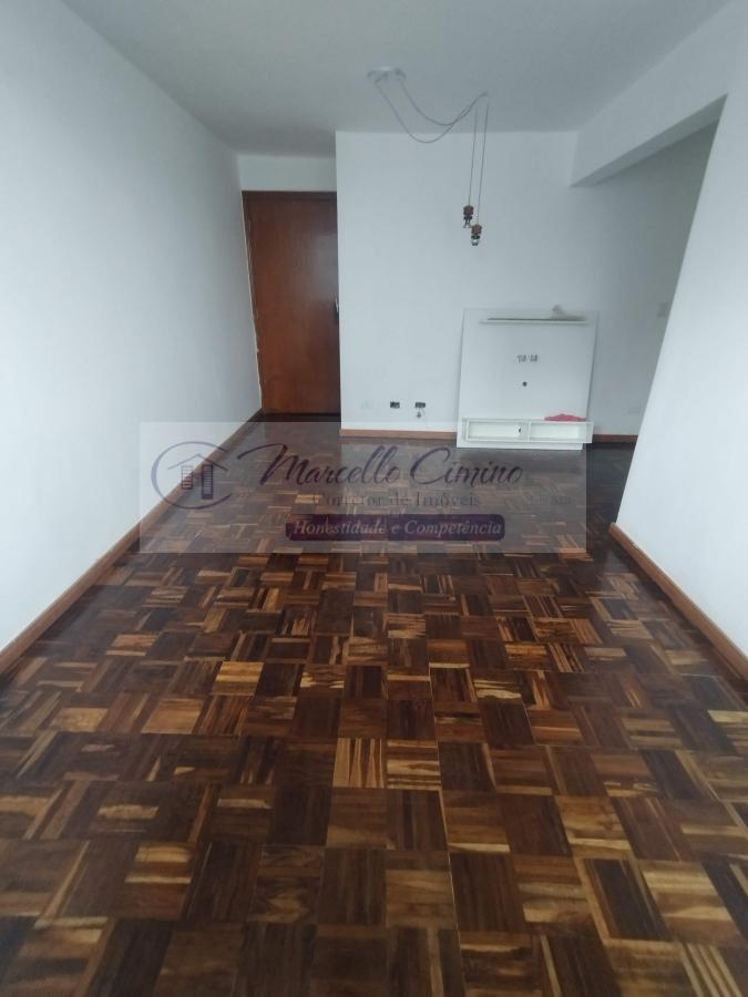 Apartamento à venda com 2 quartos, 69m² - Foto 4