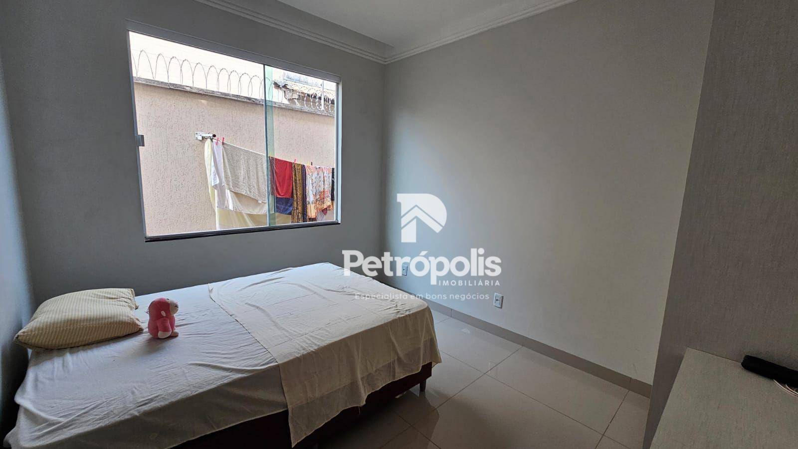 Casa à venda com 3 quartos, 218m² - Foto 8