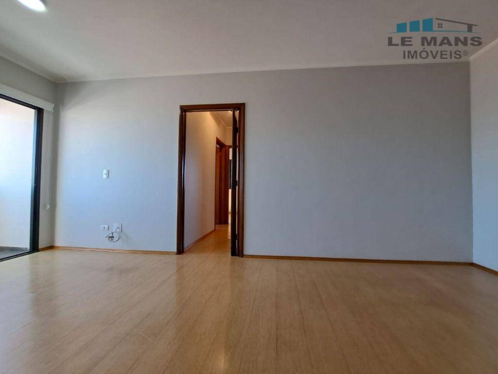 Apartamento à venda com 3 quartos, 75m² - Foto 8