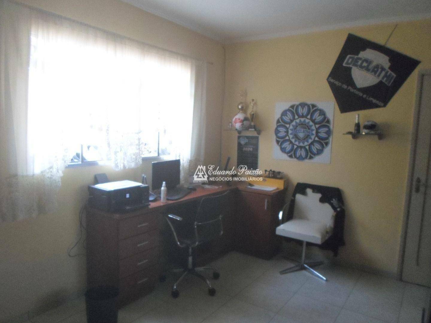 Casa à venda com 3 quartos, 240m² - Foto 34