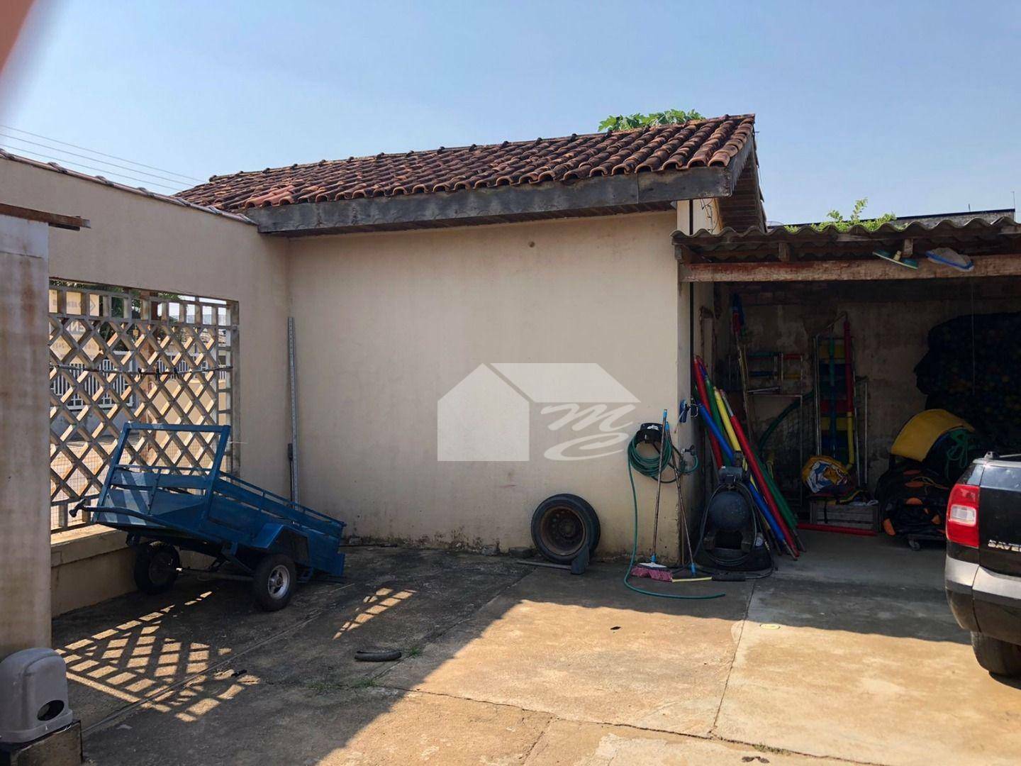 Casa à venda com 4 quartos, 200m² - Foto 2