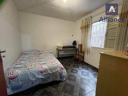 Casa à venda com 6 quartos, 160m² - Foto 17