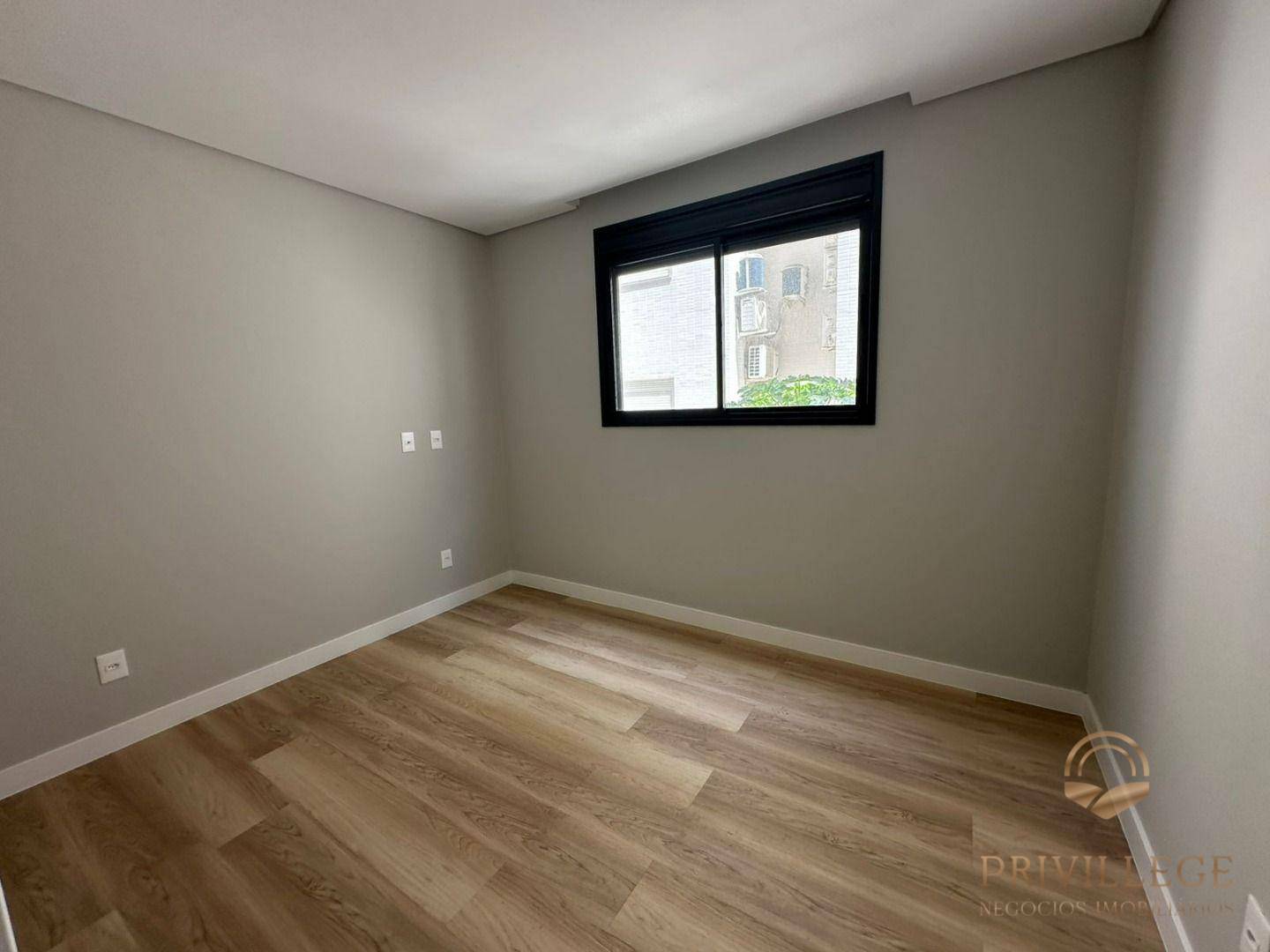 Apartamento à venda com 3 quartos, 87m² - Foto 4