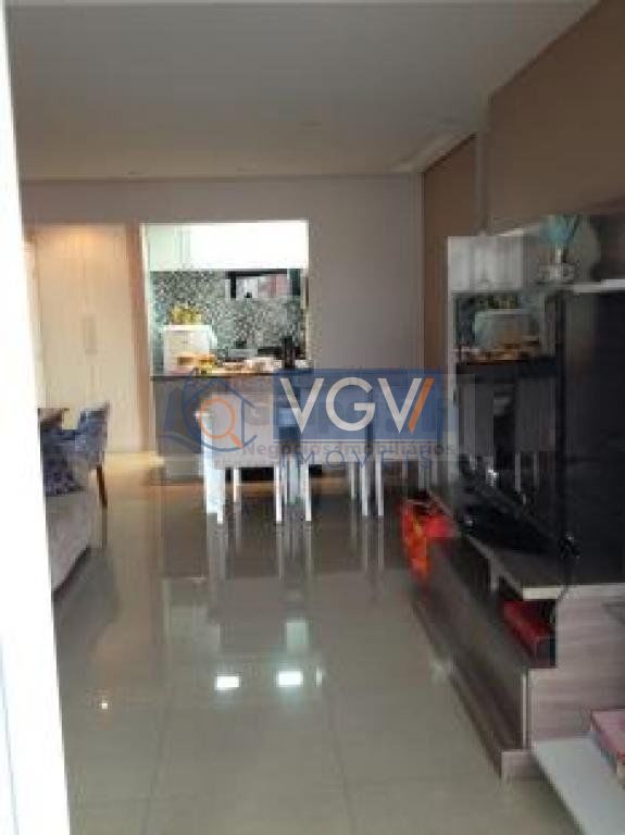 Apartamento à venda com 3 quartos, 94m² - Foto 1