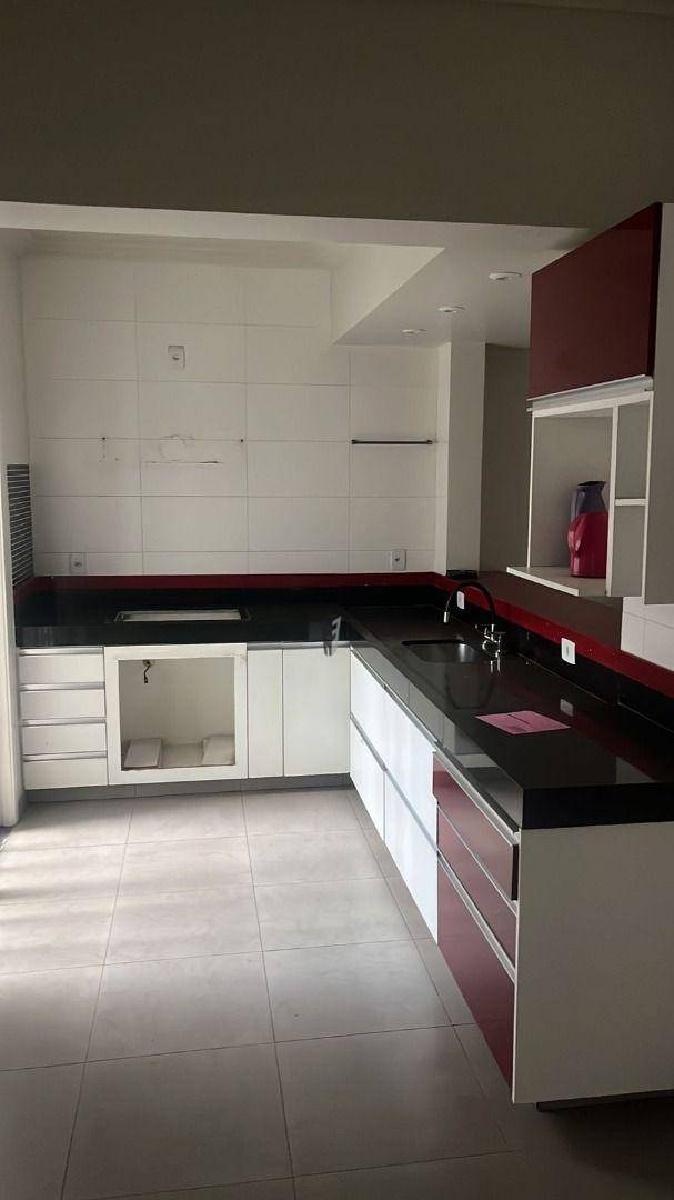 Casa à venda com 3 quartos, 200m² - Foto 7