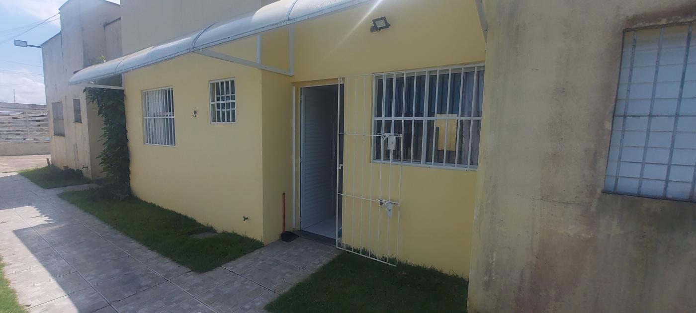 Casa à venda com 2 quartos, 55m² - Foto 1